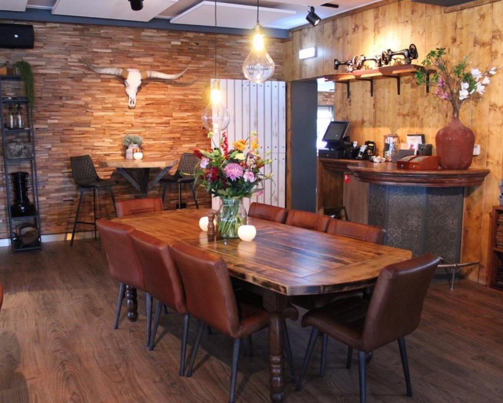 Slapen Bij De Buurvrouw Bed & Breakfast กัสตรีกุม ภายนอก รูปภาพ