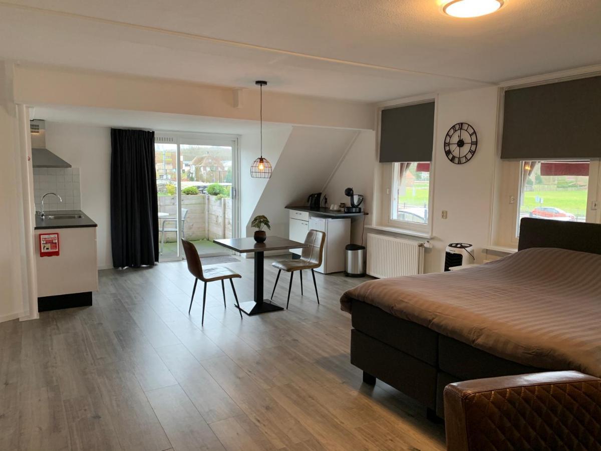 Slapen Bij De Buurvrouw Bed & Breakfast กัสตรีกุม ภายนอก รูปภาพ