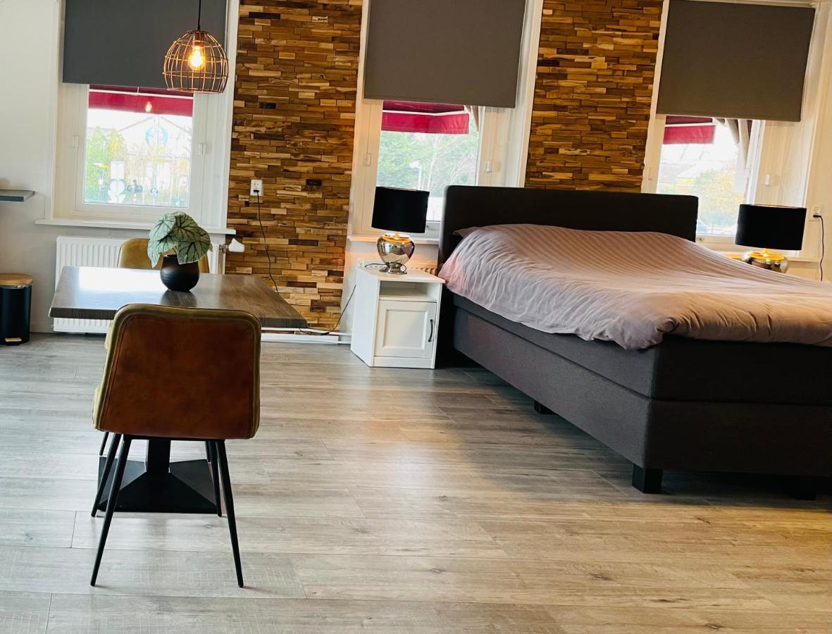 Slapen Bij De Buurvrouw Bed & Breakfast กัสตรีกุม ภายนอก รูปภาพ